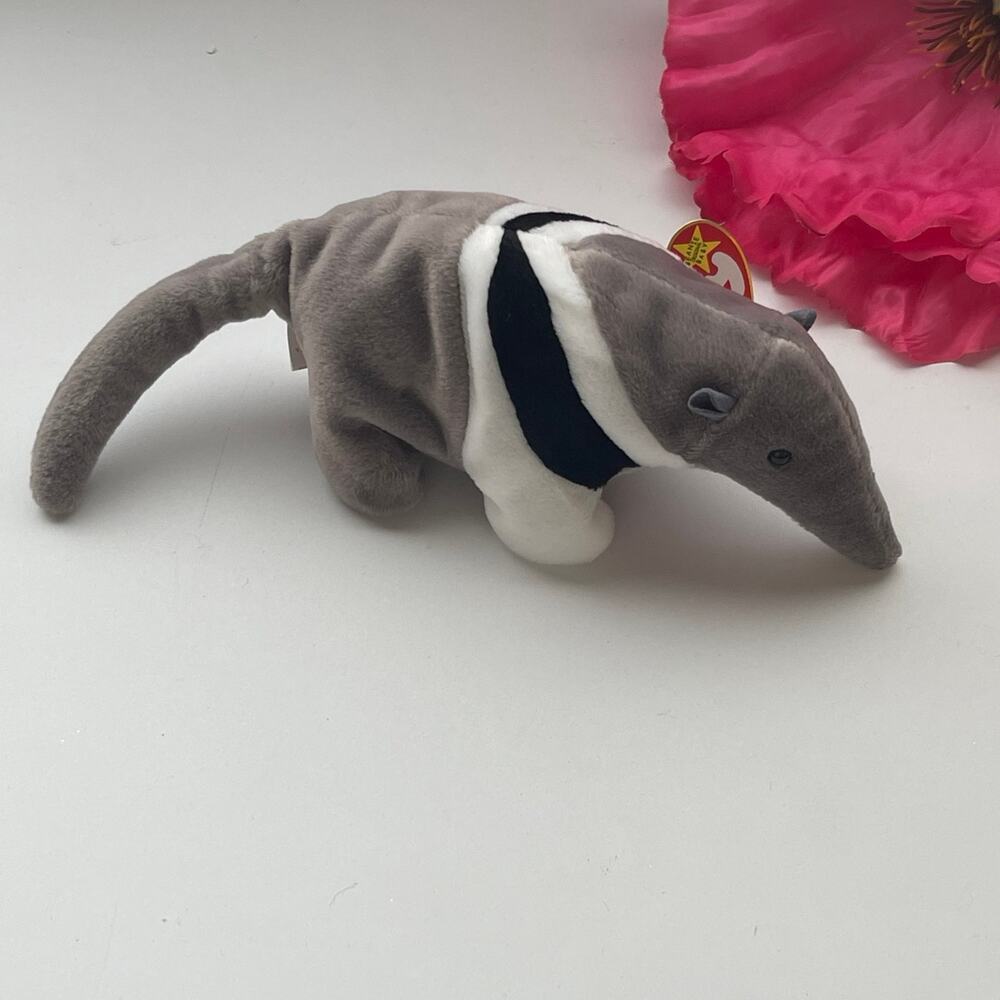 TY Beanie Babie Anteater "Ants" Birthdate November 7, 1997